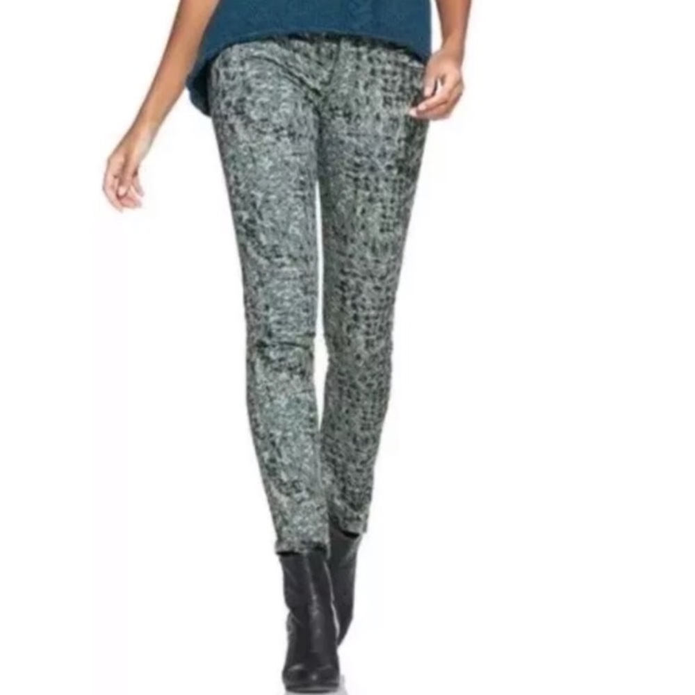 CAbi Modern Camo Jegging Jeans Pants Blue Gray stretch 4